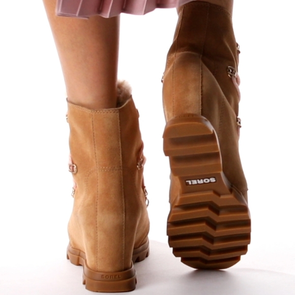 Sorel Boots - Picture 14 of 16